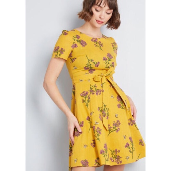 Princess Highway Dresses & Skirts - ModCloth Princess Highway Yellow Floral Dress